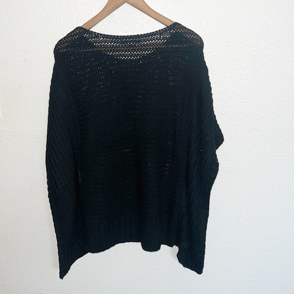 Ariat Oversized Acrylic Knit Short Sleeve Black Scoop Neck Poncho - Picture 10 of 11